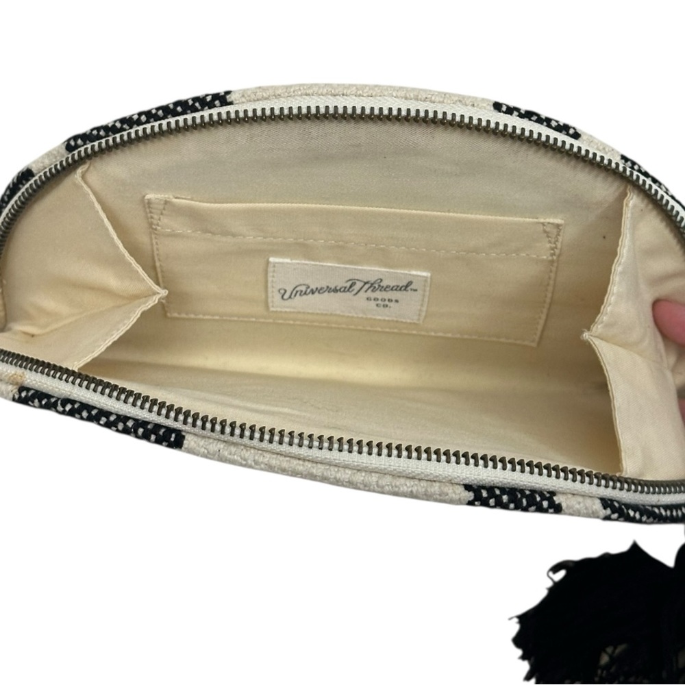 Universal Thread Black and Cream Half-moon Clutch w/Beaded Tassel - Picture 3 of 5